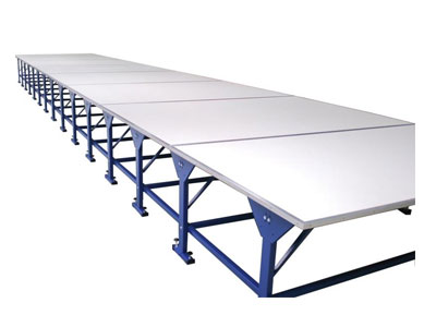équipements spéciaux pour la fabrication de meubles et de vêtements